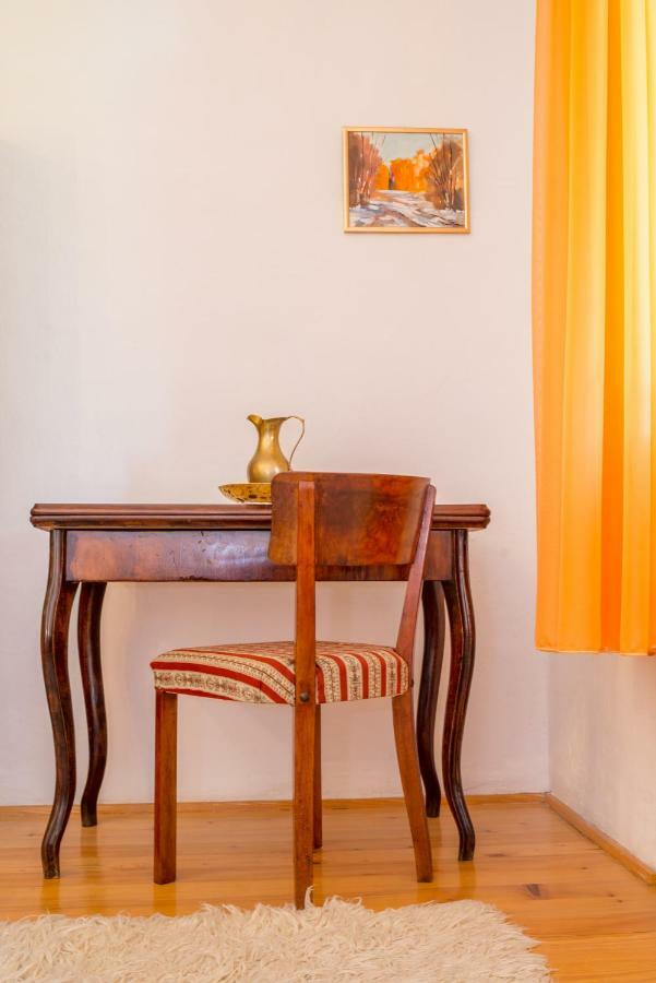 Apartment Tri Mudraca Karanac Exteriör bild